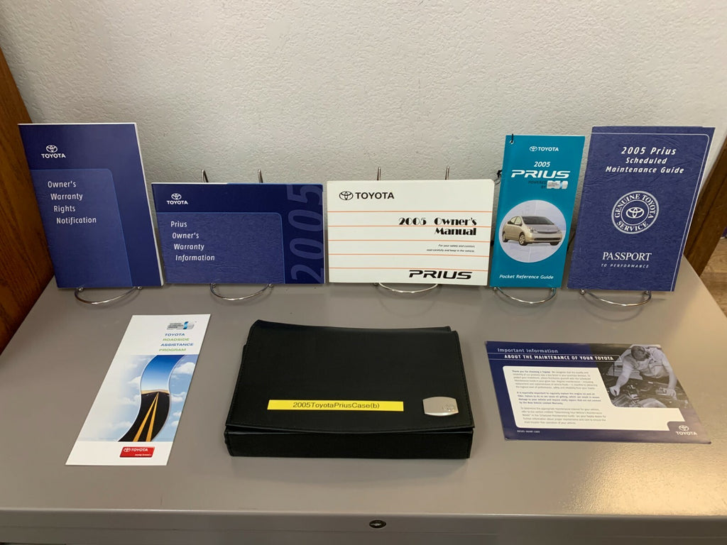 2005 Toyota Prius Genuine OEM Owner's Manual Set w/Toyota Case--Free Shipping!!!