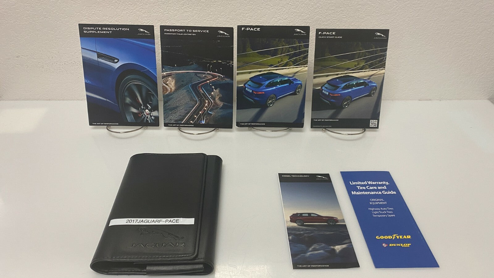 2017 Jaguar F-Pace Genuine OEM Owner's Manual Set w/Case --- Free Shipping!!!