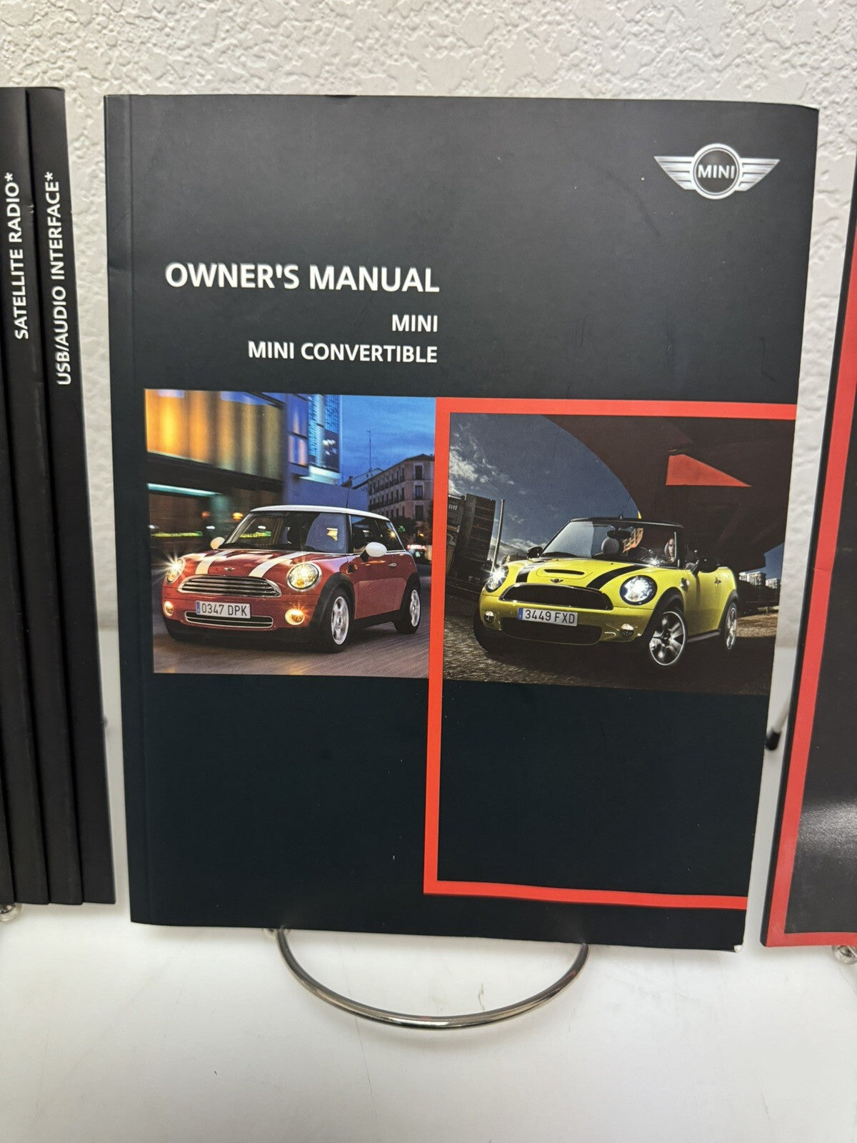 2010 Mini Cooper/Mini Convertible Genuine OEM Owner's Manual Set w/Mini Case
