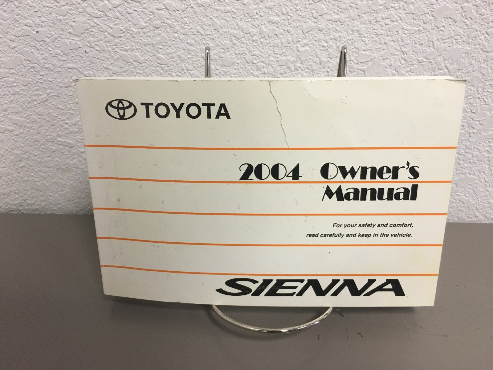 2004 Toyota Sienna Genuine OEM Owner's Manual Set w/Case & Bonus Key FOB