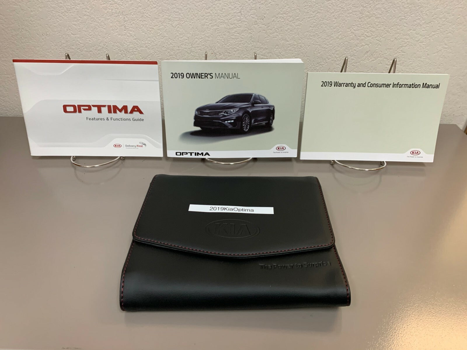 2019 Kia Optima Genuine OEM Owner's Manual Set w/Leather Kia Case-Free Shipping!