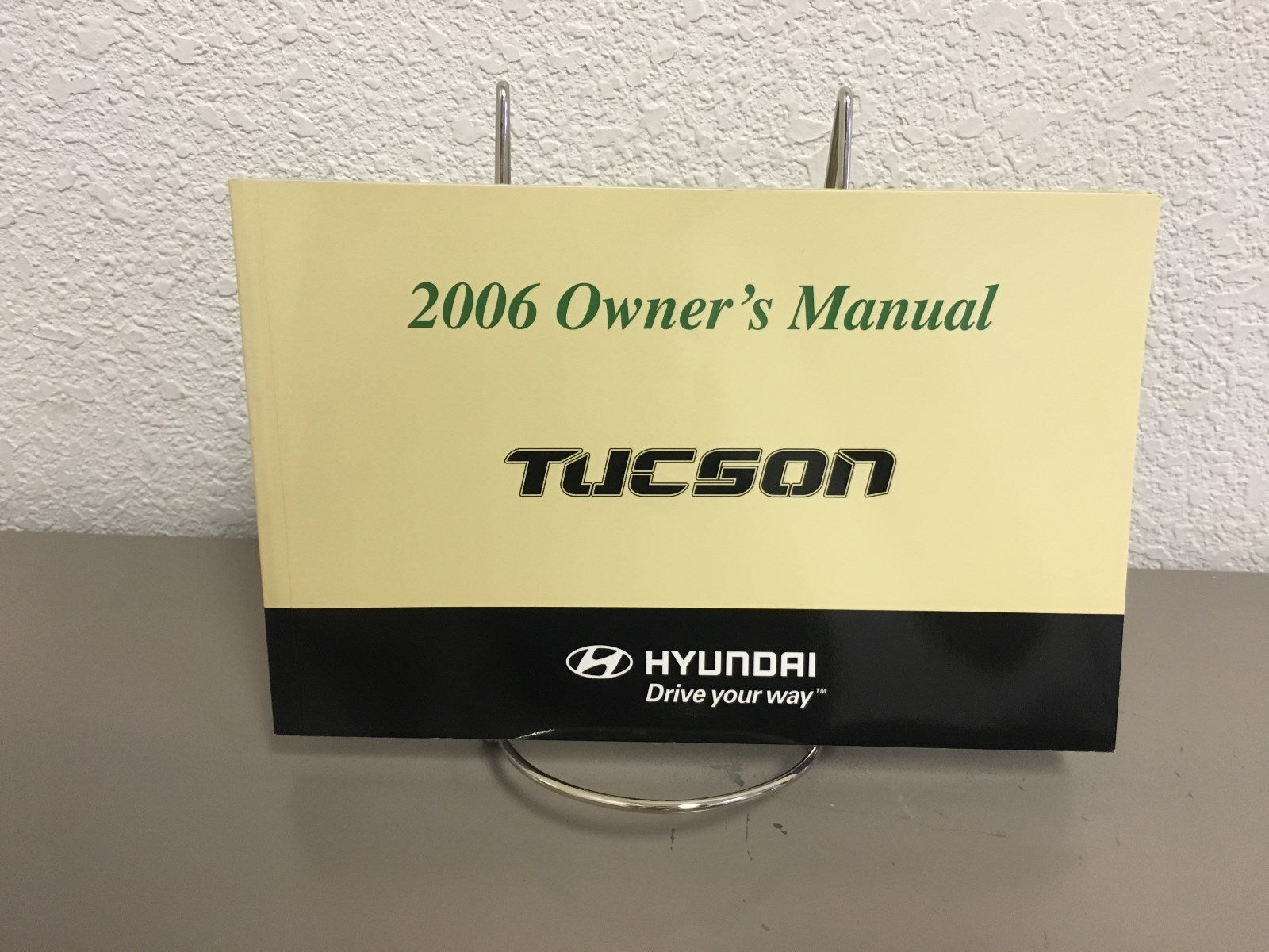 2006 Hyundai Tucson Genuine OEM Owner's Manual Set w/Hyundai Case-Free Shipping