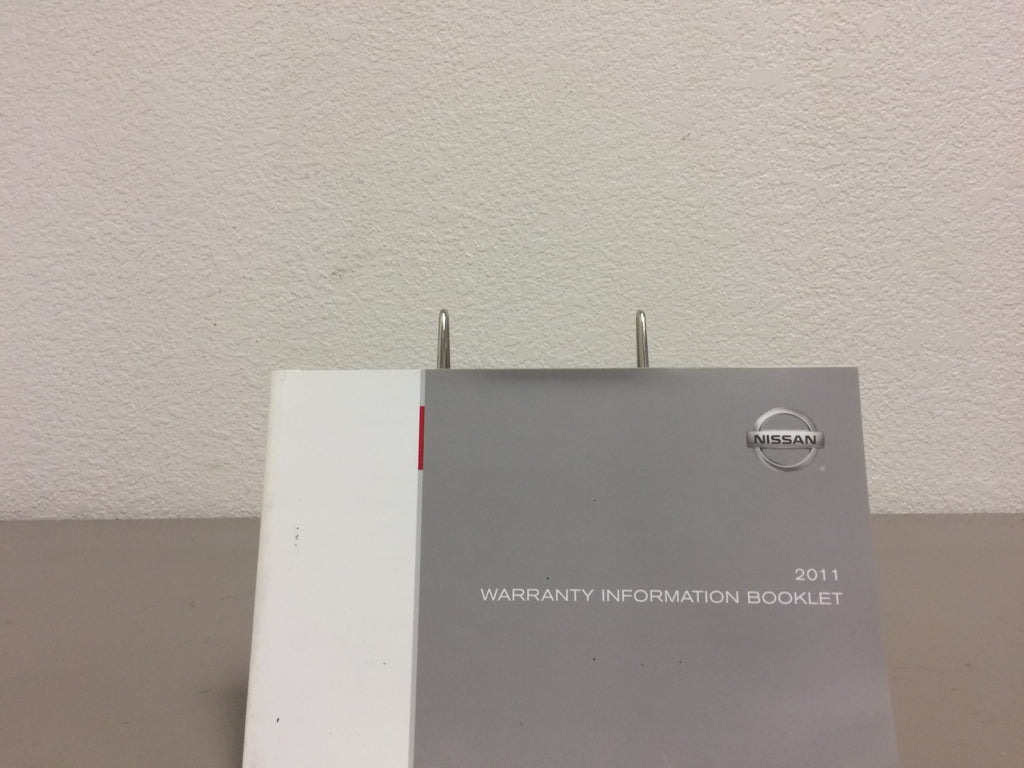 2011 Nissan Rogue Genuine OEM Owner's Manual Set with Case--Fast Free Shipping