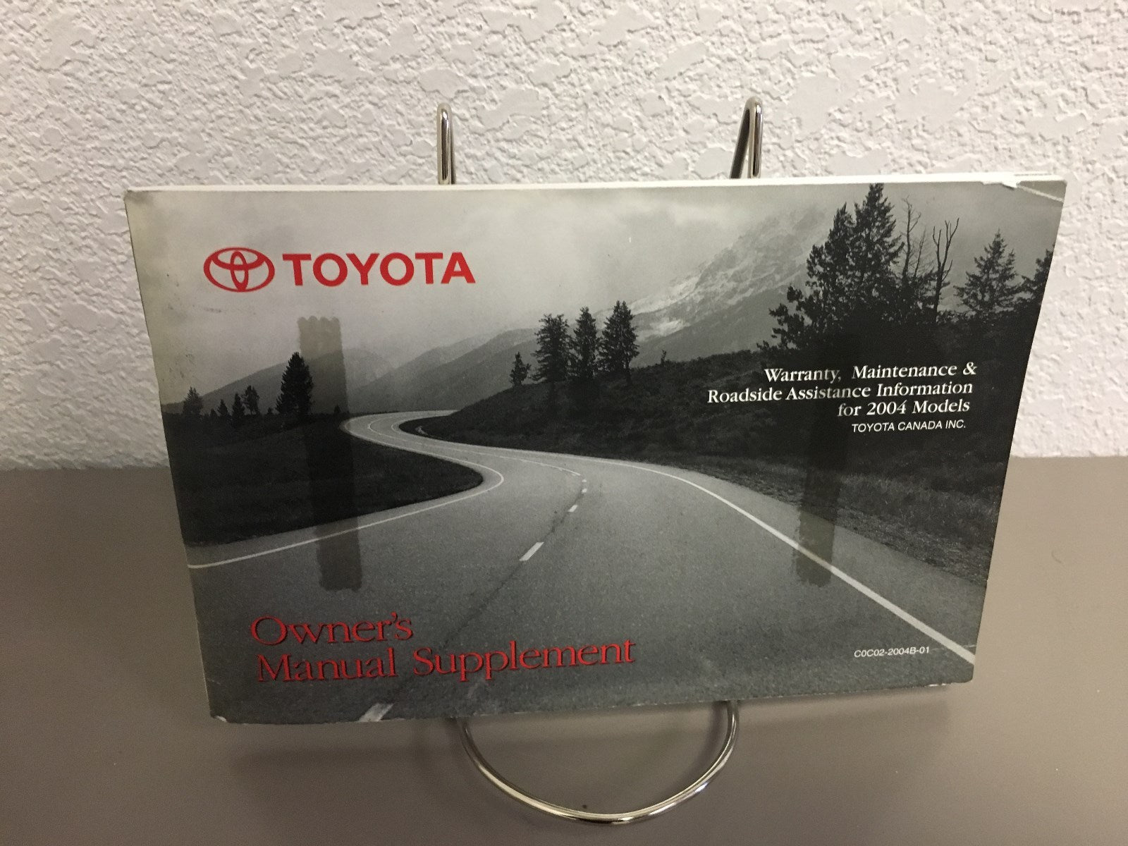 2004 Toyota Sienna Genuine OEM Owner's Manual Set w/Case & Bonus Key FOB