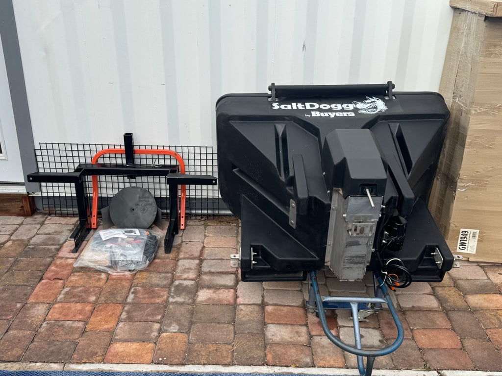 BUYERS SALTDOGG Commercial Pickup Salt Sand Spreader TGS07--End of Season Sale!