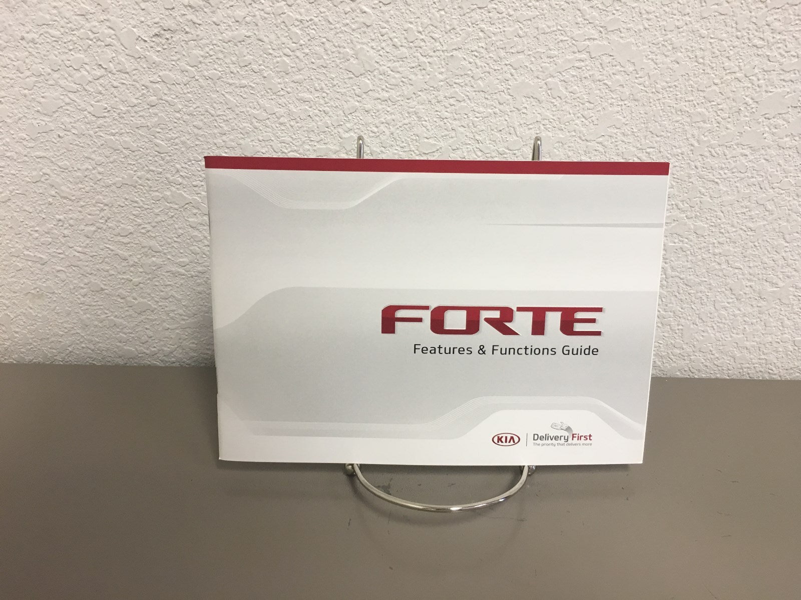2017 Kia Forte Genuine OEM Owner's Manual Set w/Protective Case--Free Shipping!