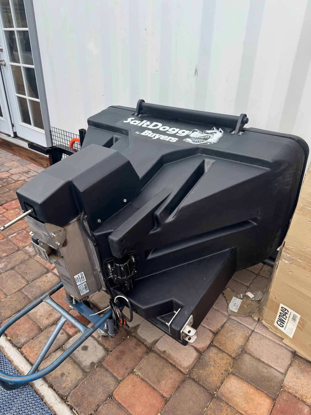 BUYERS SALTDOGG Commercial Pickup Salt Sand Spreader TGS07--End of Season Sale!