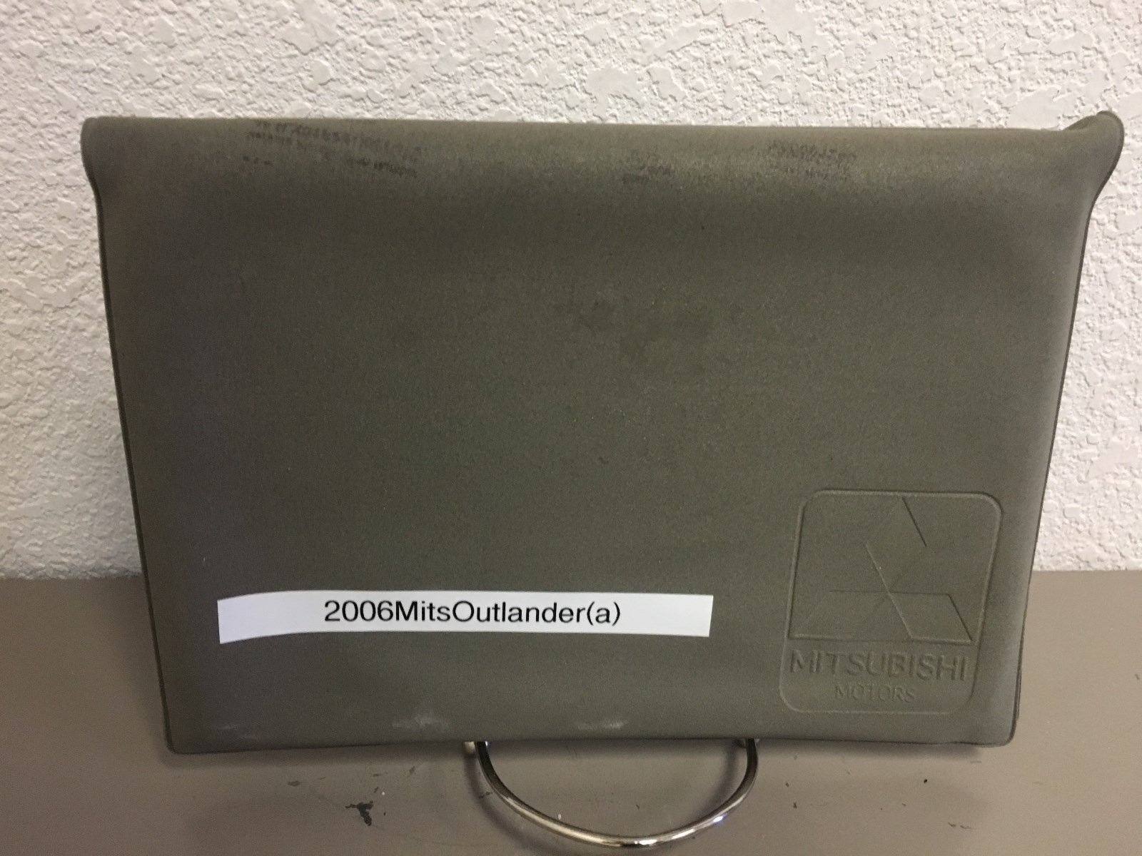 2006 Mitsubishi Outlander Genuine OEM Owner's Manual Set w/Case--Free Shipping!