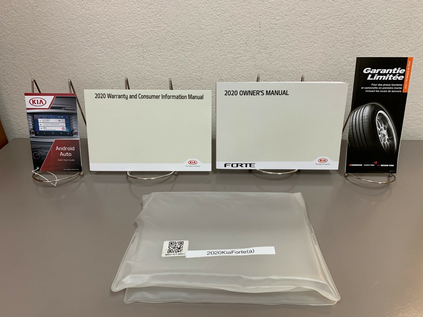 2020 Kia Forte Genuine OEM Owner's Manual Set w/Protective Case--Free Shipping!