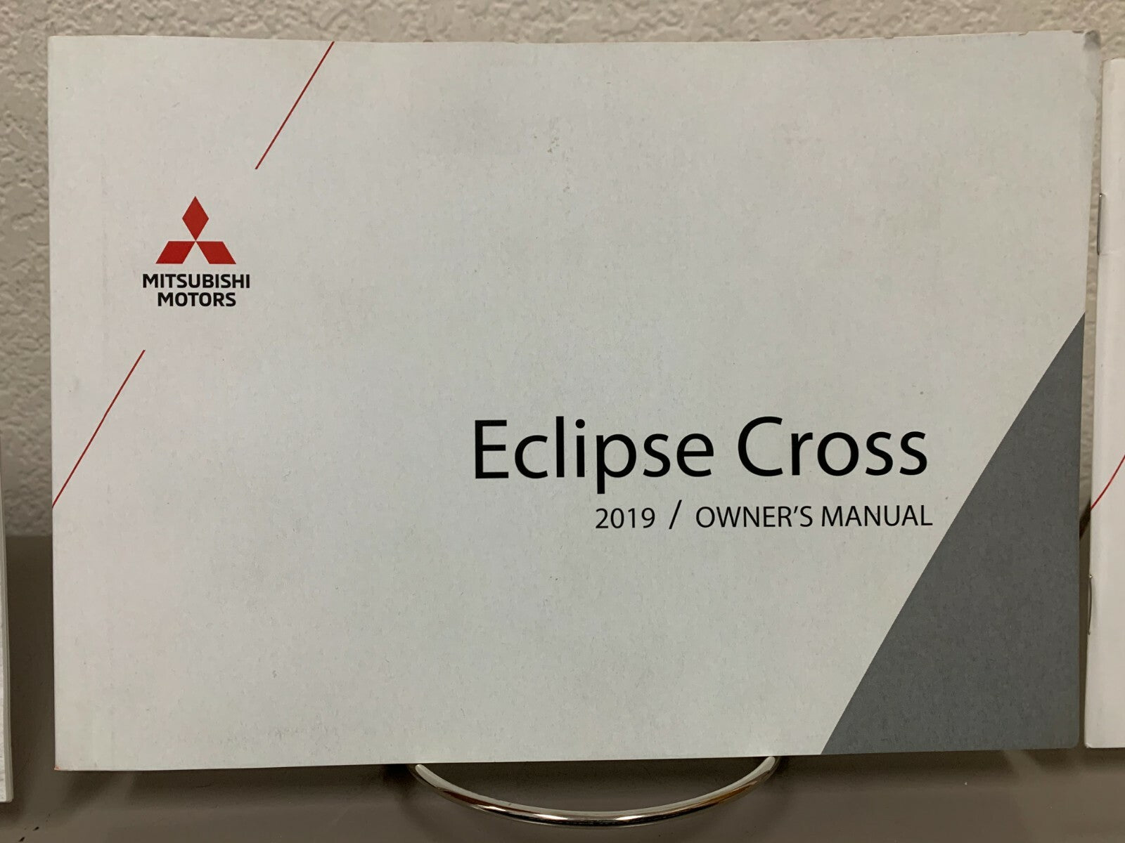 2019 Mitsubishi Eclipse Cross Genuine Owner's Manual Set w/Case & First Aid Kit