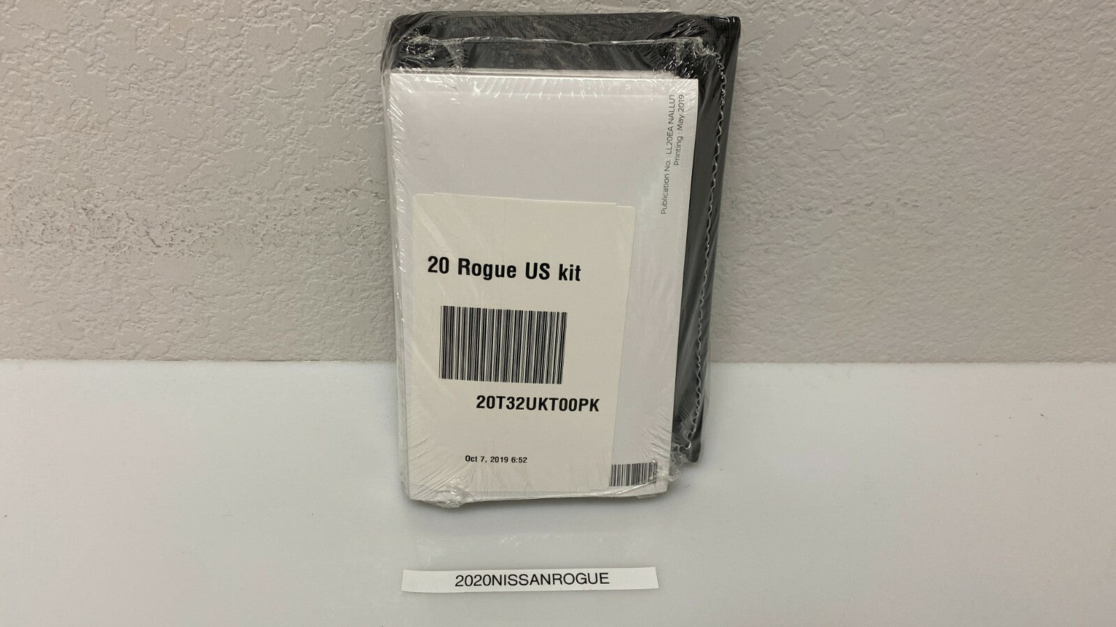 New Sealed 2020 Nissan Rogue Genuine OEM Owner's Manual w/case & Free Shipping!