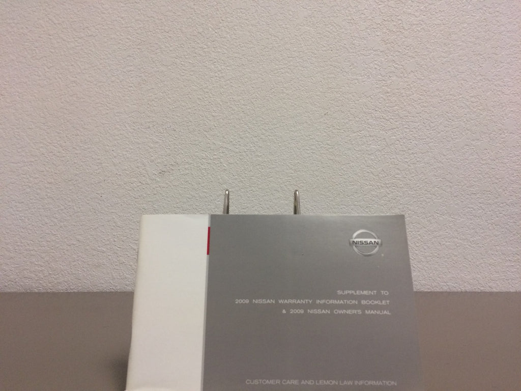 2009 Nissan Versa Genuine OEM Owner's Manual Set with Case--Fast Free Shipping