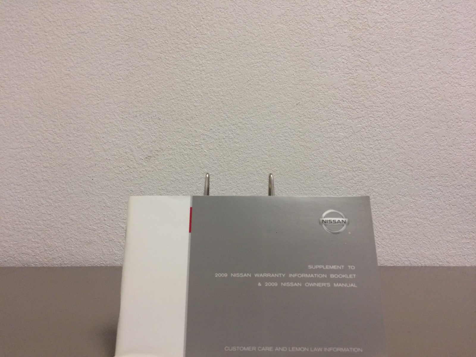 2009 Nissan Versa Genuine OEM Owner's Manual Set with Case--Fast Free Shipping