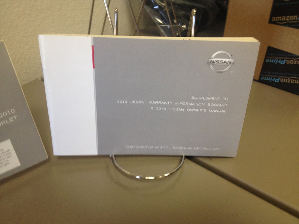 2010 Nissan Rogue Genuine OEM Owner's Manual Set w/Nissan Case--Free Shipping!!!