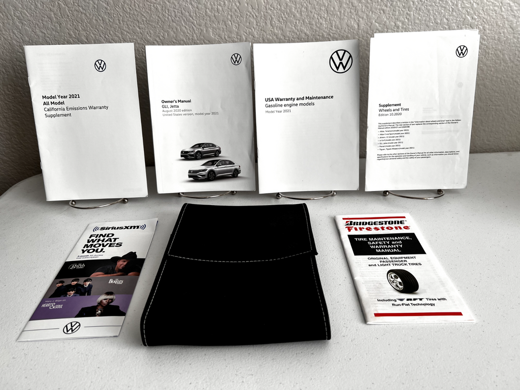 2021 Volkswagen GLI Jetta Owner's Manual Set w/case and free shipping