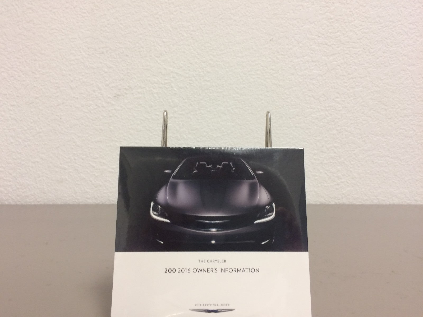 2016 Chrysler 200 Genuine OEM Owner's Manual Set w/Case--Free Shipping!!!