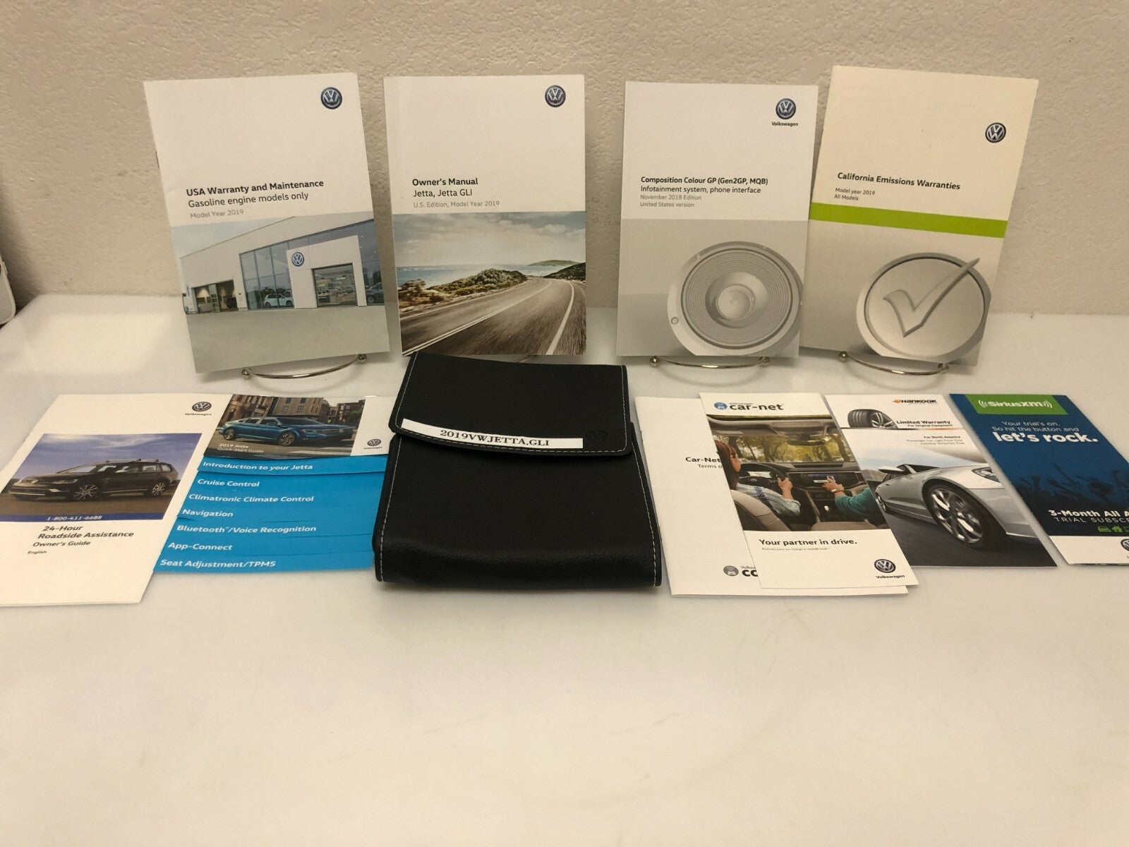 2019 Volkswagen VW Jetta, GLI Genuine OEM Owner's Manual Set w/Case Free Ship !