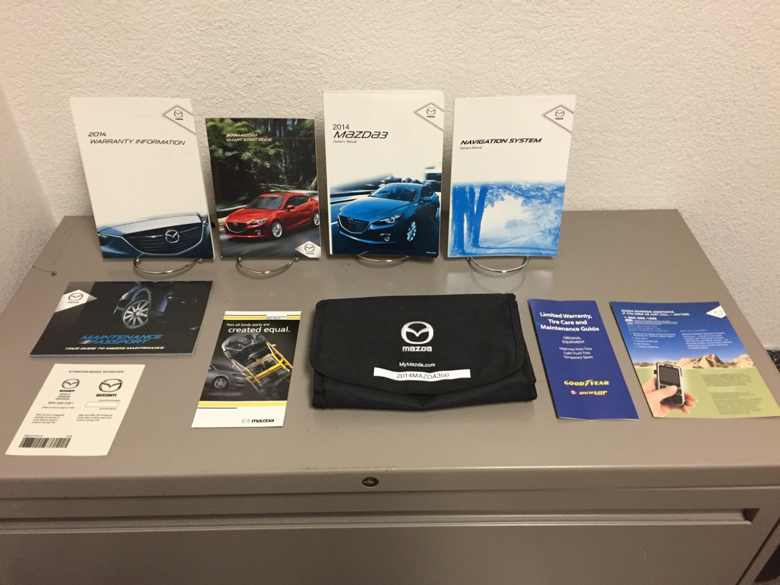 2014 Mazda 3 Genuine OEM Owner's Manual Set w/Navigation Manual & Mazda Case