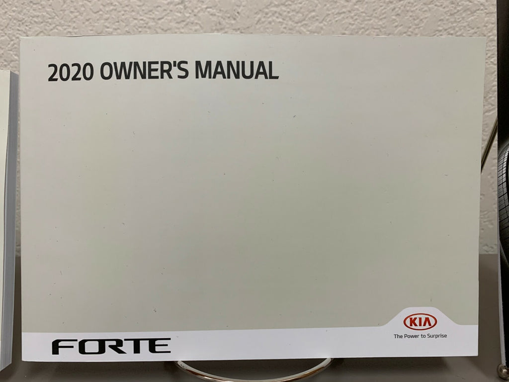 2020 Kia Forte Genuine OEM Owner's Manual Set w/Protective Case--Free Shipping!