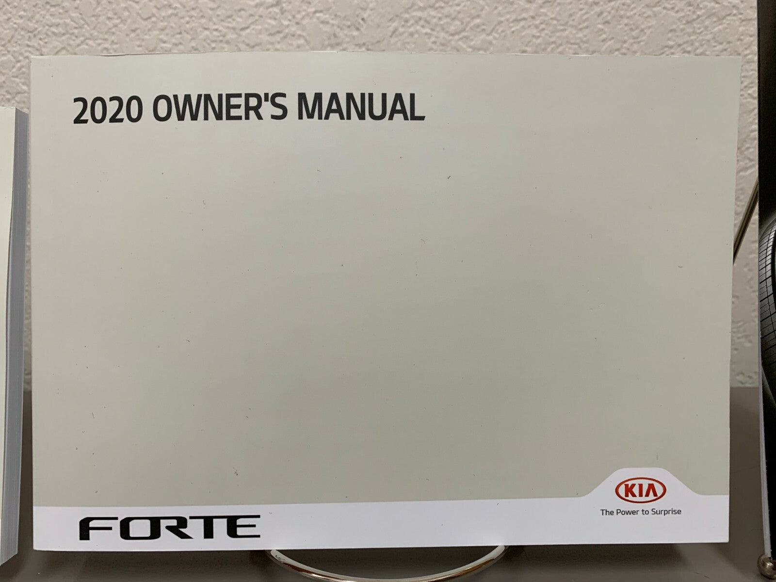 2020 Kia Forte Genuine OEM Owner's Manual Set w/Protective Case--Free Shipping!