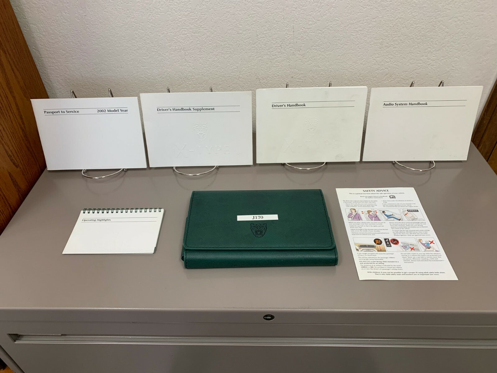 2002 Jaguar X-Type 2.5 & 3.0 Genuine OEM Owner's Manual Set w/Case-Ships Free!!