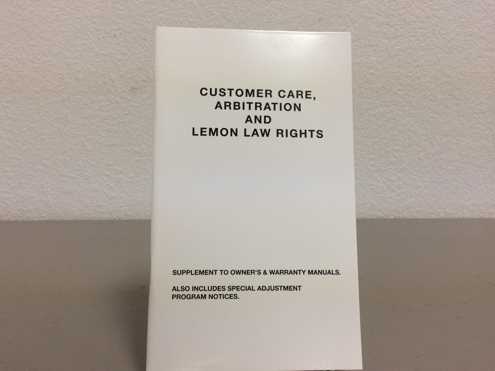2016 Chrysler 200 Genuine OEM Owner's Manual Set w/Case--Free Shipping!!!