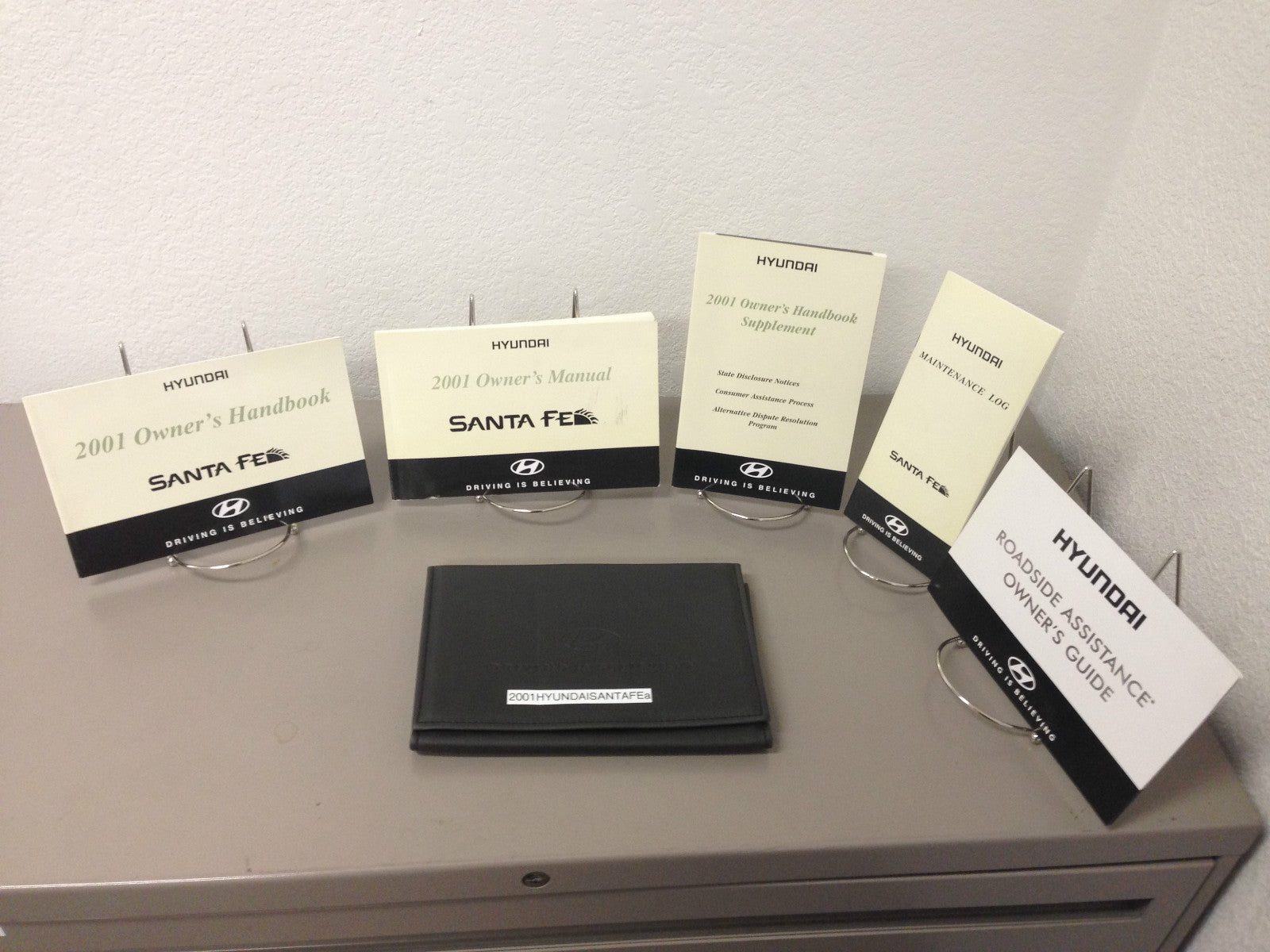 2001 Hyundai Santa Fe Genuine OEM Owner's Manual Set w/Hyundai Case--Ships Free!