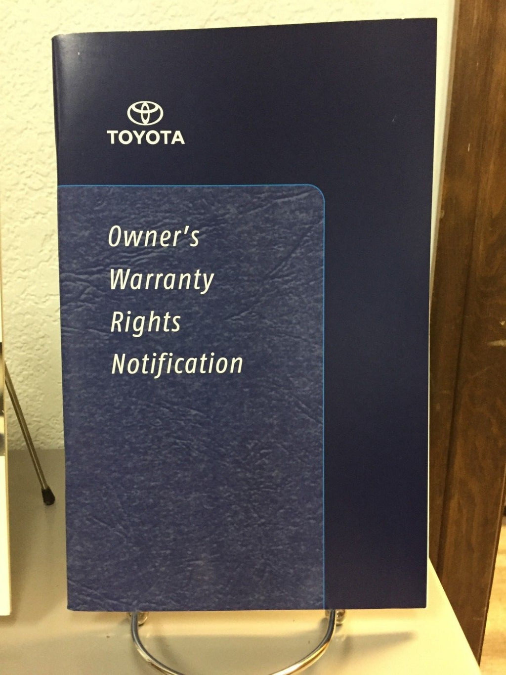 2007 Toyota Camry Genuine OEM Owner's Manual Set w/ Toyota Case & Bonus Key FOB!