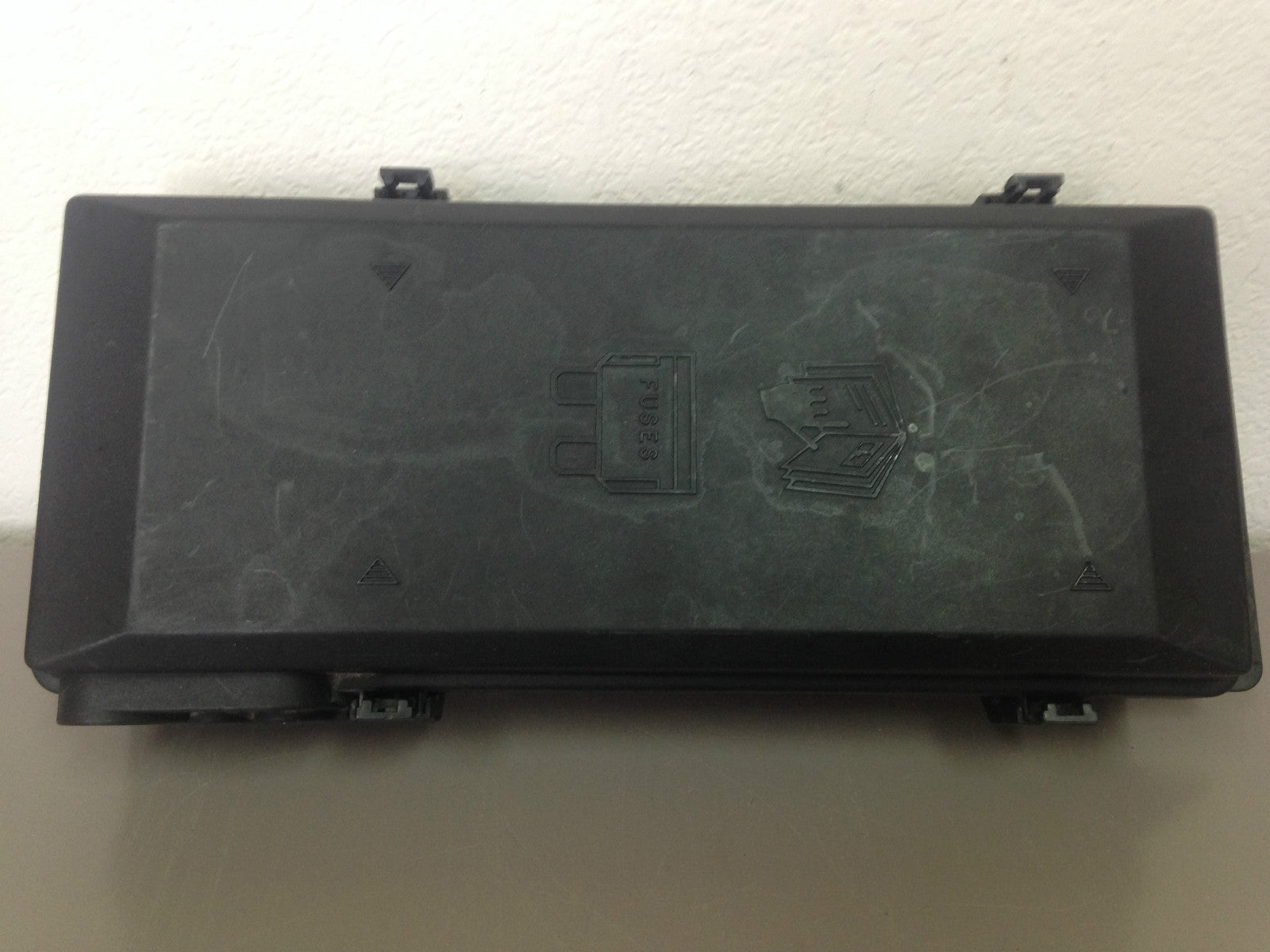 99 00 01 02 03 04 Land Rover Discovery II Fuse Box With Fuses Relays YQE000310