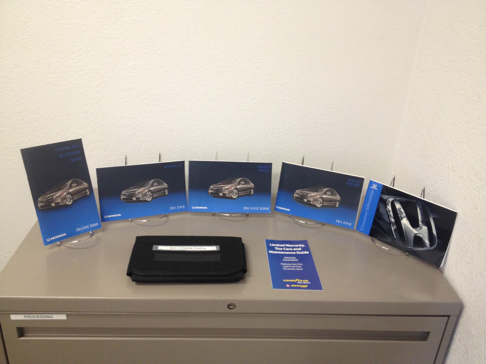 2011 Honda Civic Sedan Genuine OEM Owner's Manual Set w/Case-Fast Free Shipping