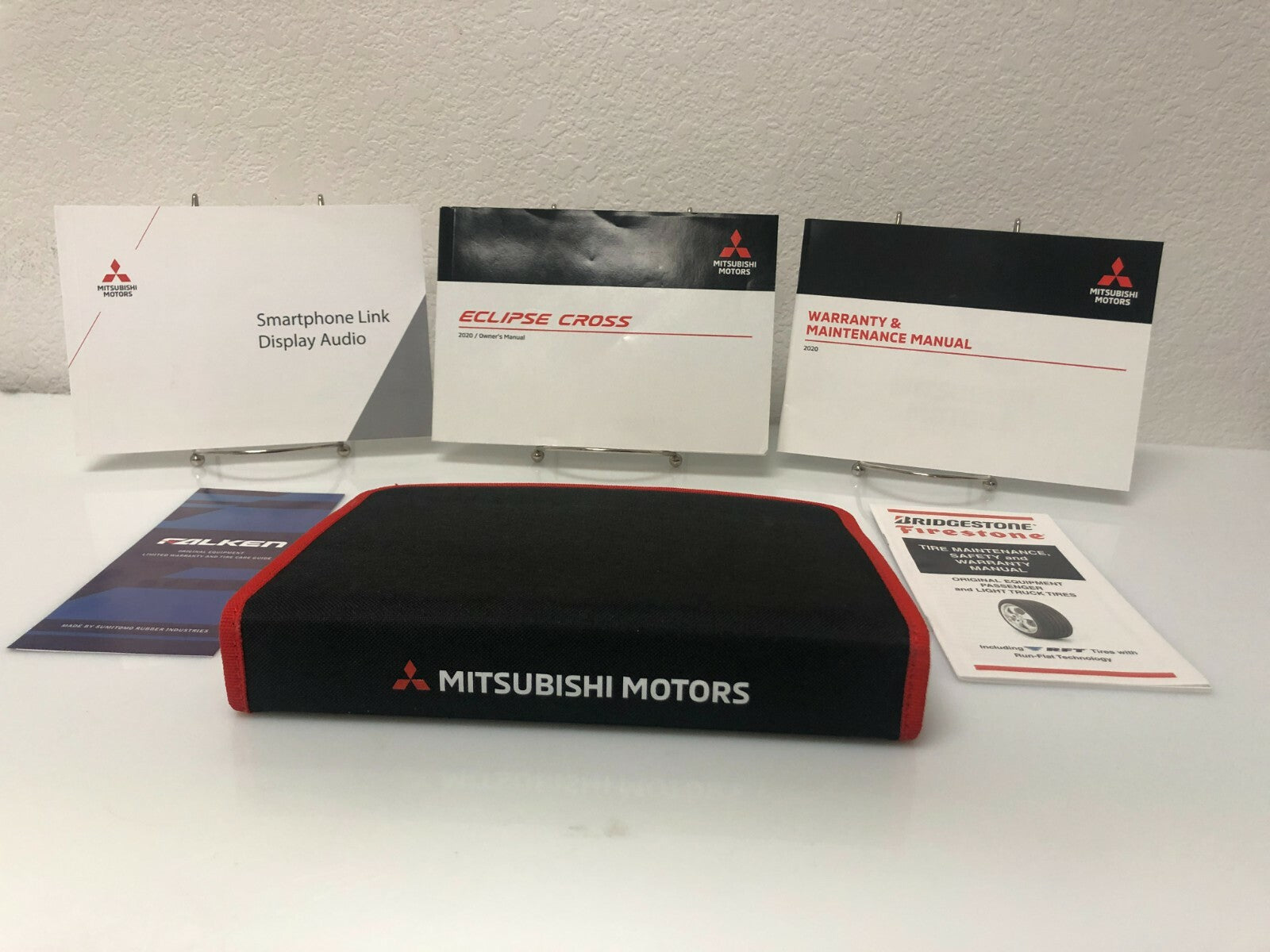 2020 Mitsubishi Eclipse Cross Genuine Owner's Manual Set w/Case Free Shipping !