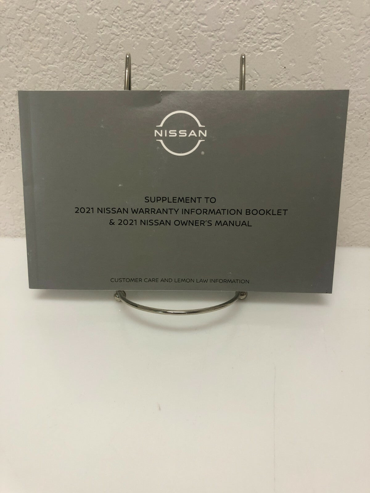 2021 Nissan Versa Genuine OEM Owner's Manual Set W/Black Case & Free Shipping!
