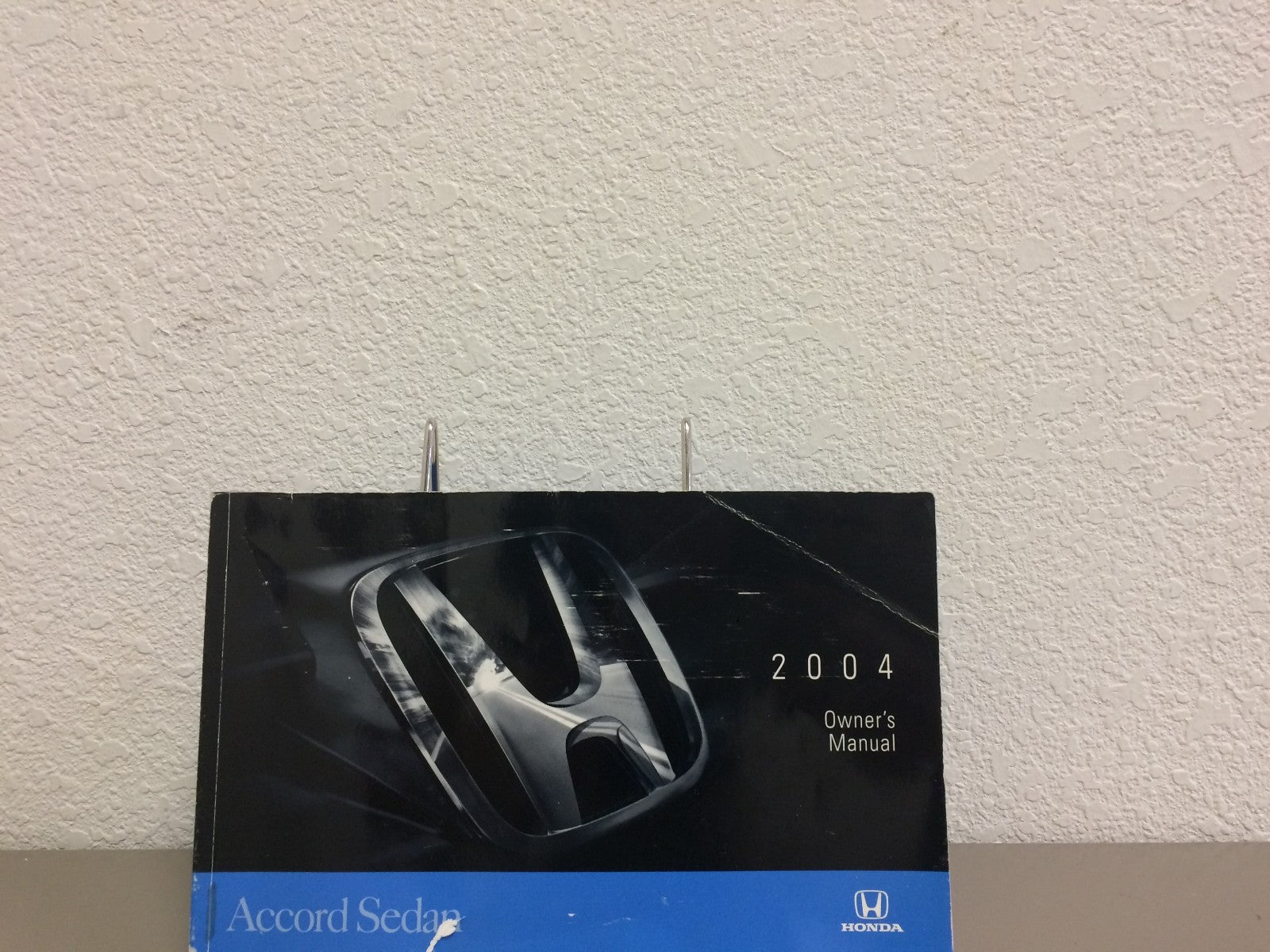2004 Honda Accord Sedan Genuine OEM Owner's Manual w/Bonus Key FOB-Free Shipping