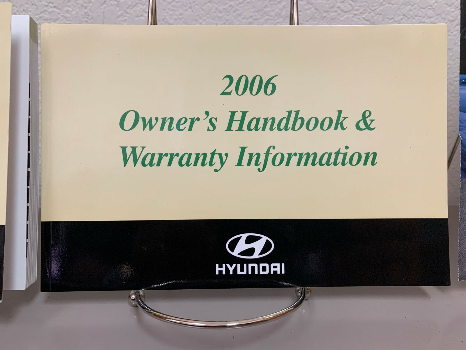 2006 Hyundai Sonata Genuine OEM Owner's Manual Set w/Hyundai Case--Free Shipping