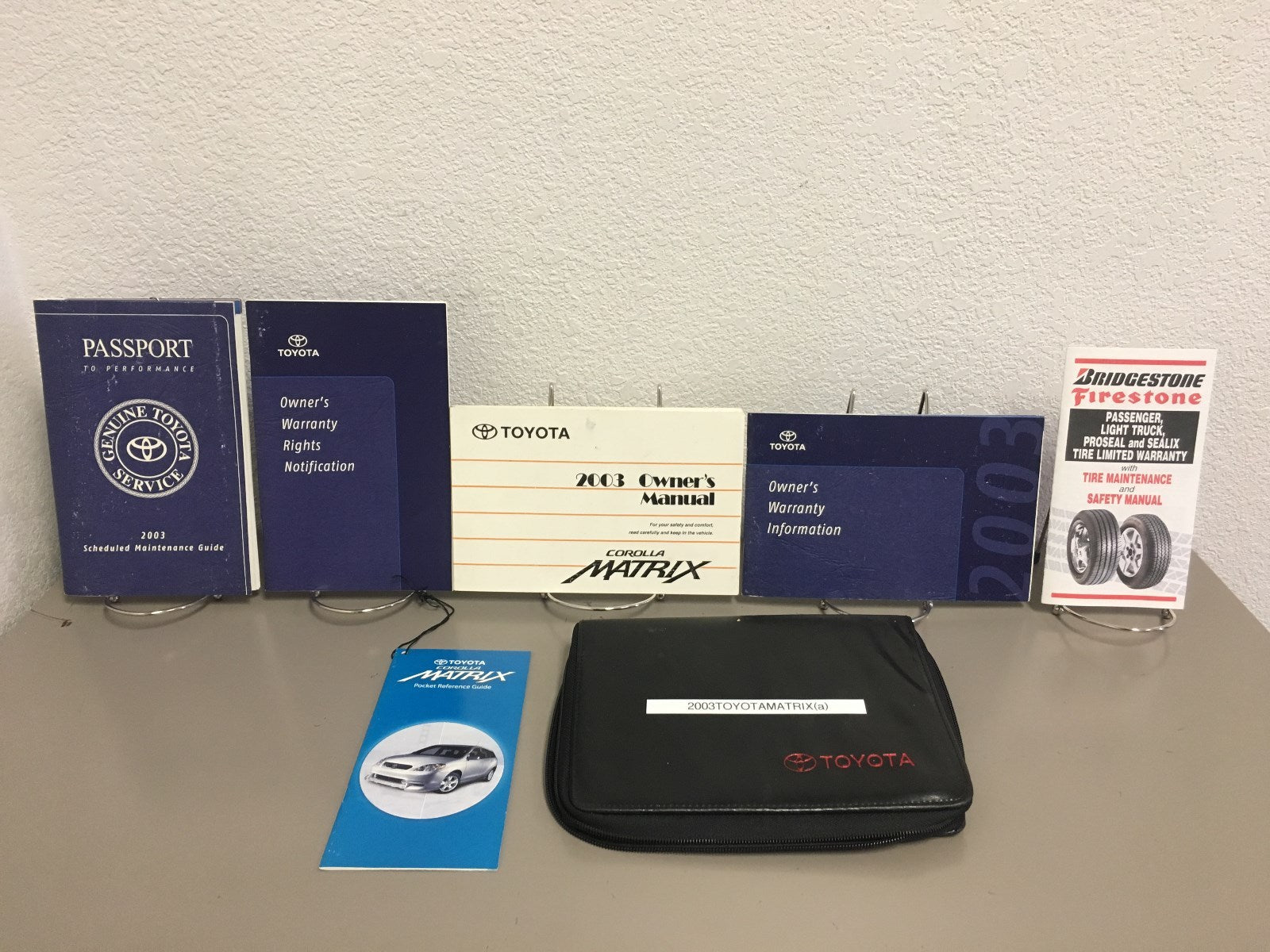2003 Toyota Matrix Genuine OEM Owner's Manual Set w/Toyota Case-Free Shipping