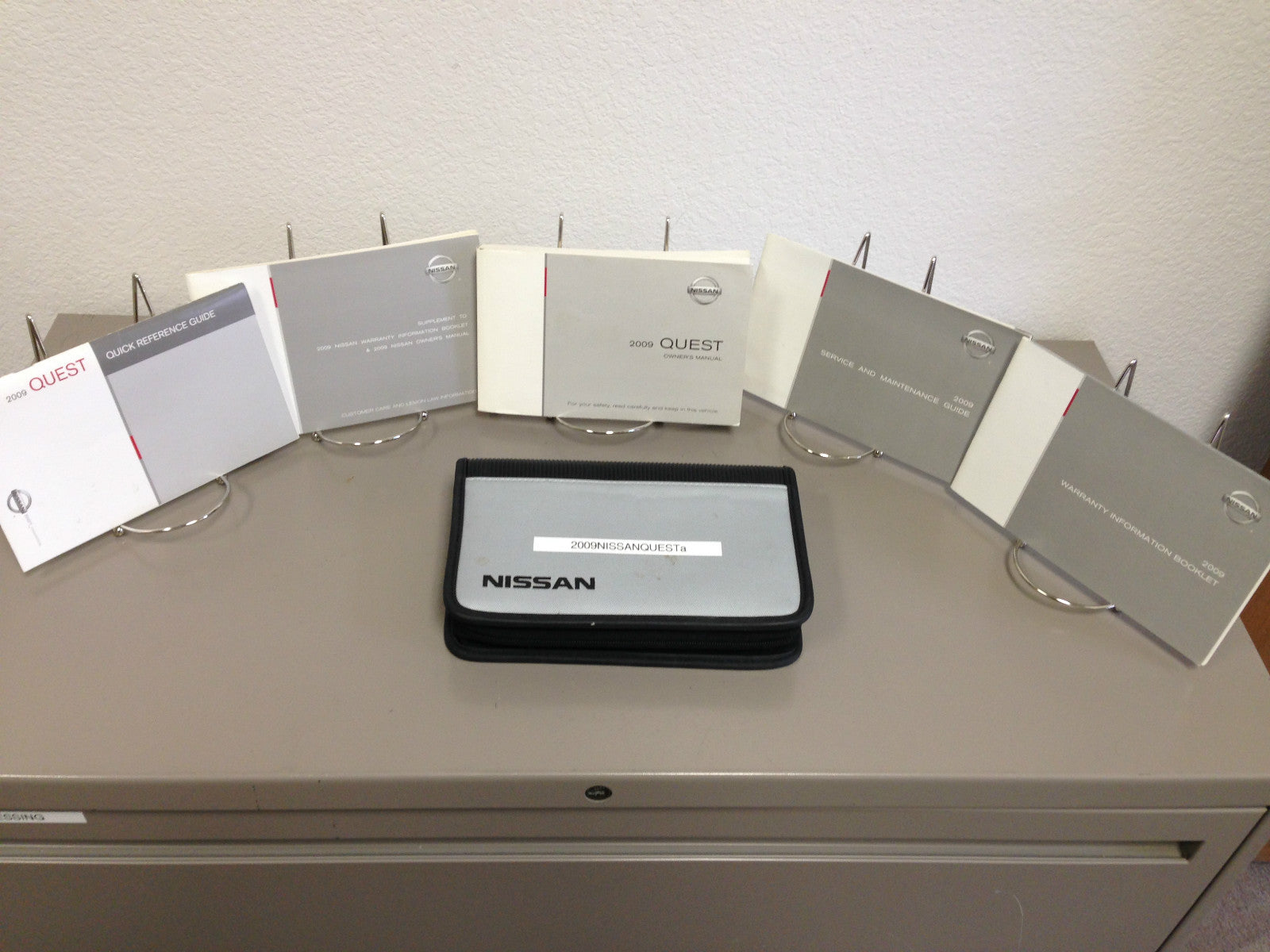 2009 Nissan Quest Genuine OEM Owner's Manual Set with Case - Free Shipping!