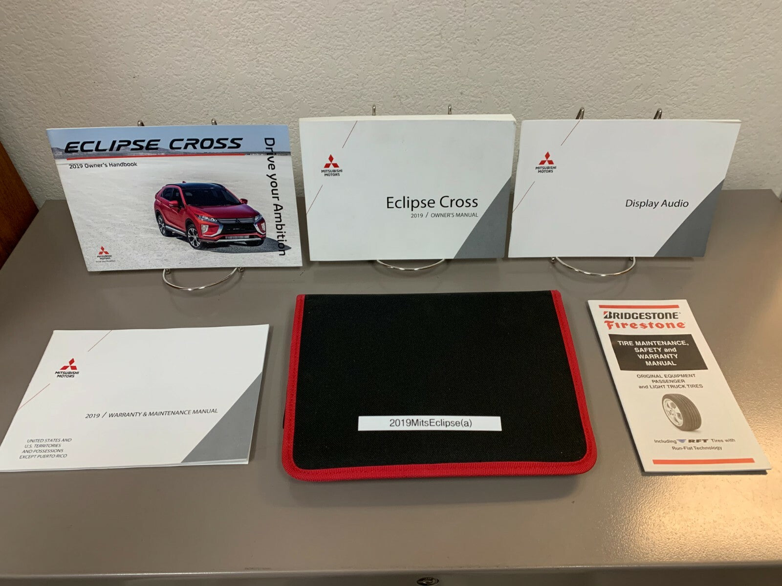 2019 Mitsubishi Eclipse Cross Genuine Owner's Manual Set w/Case & First Aid Kit