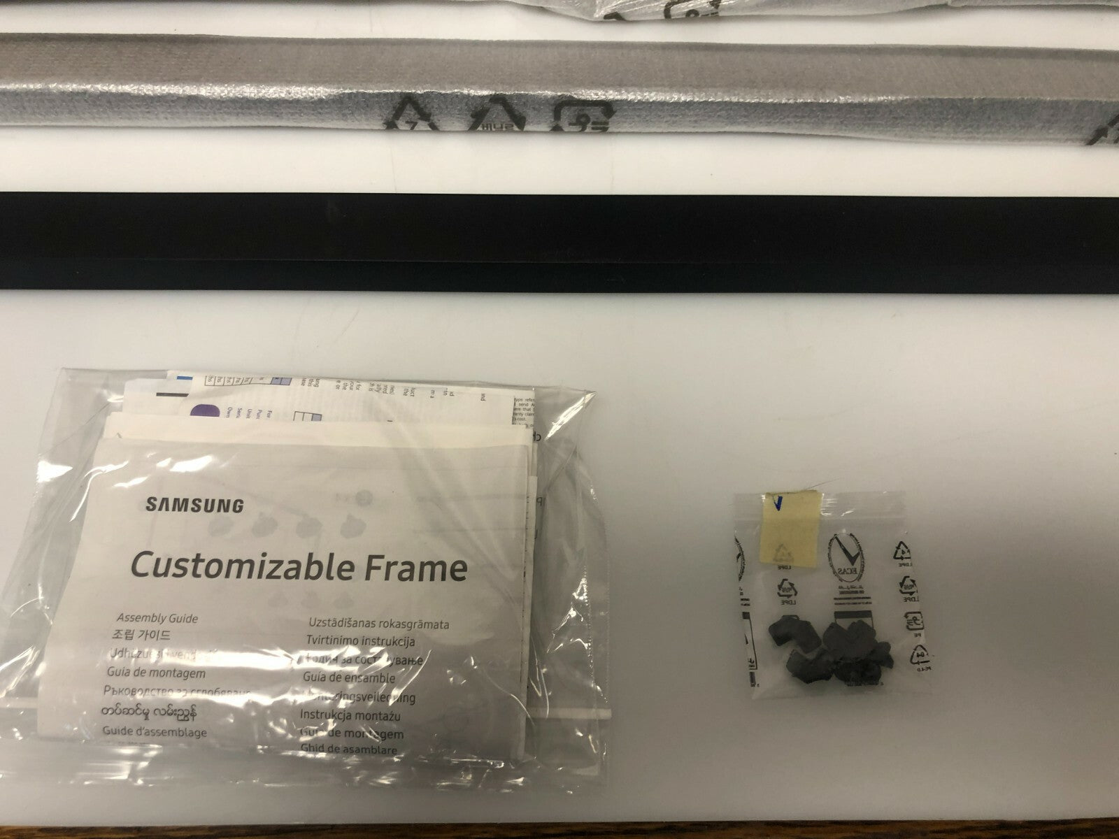 Samsung 48" The Frame Customizable Bezel--New Old Stock