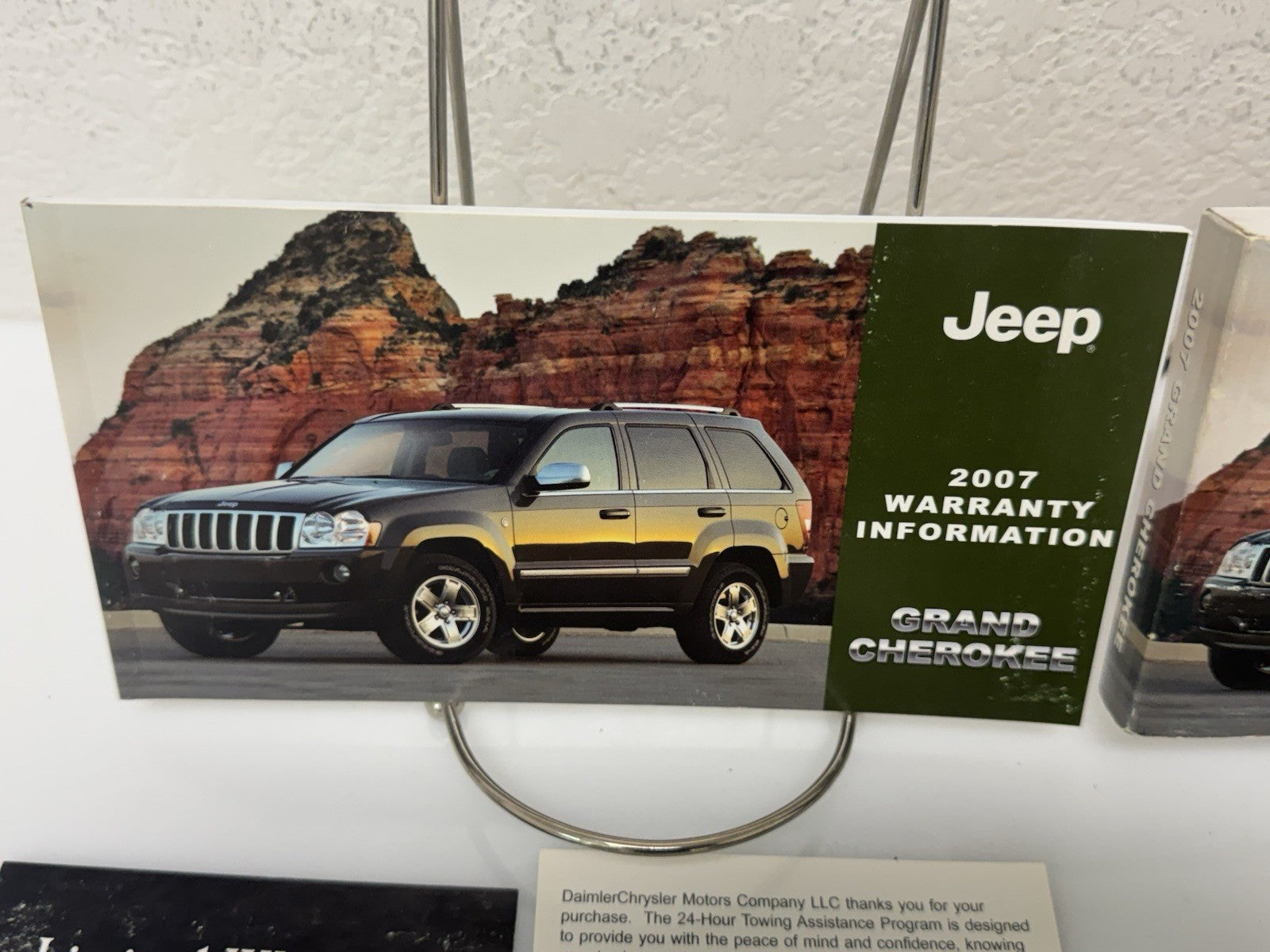 2007 Jeep Grand Cherokee Genuine OEM Owner's Manual Set w/Jeep Case & Navigation