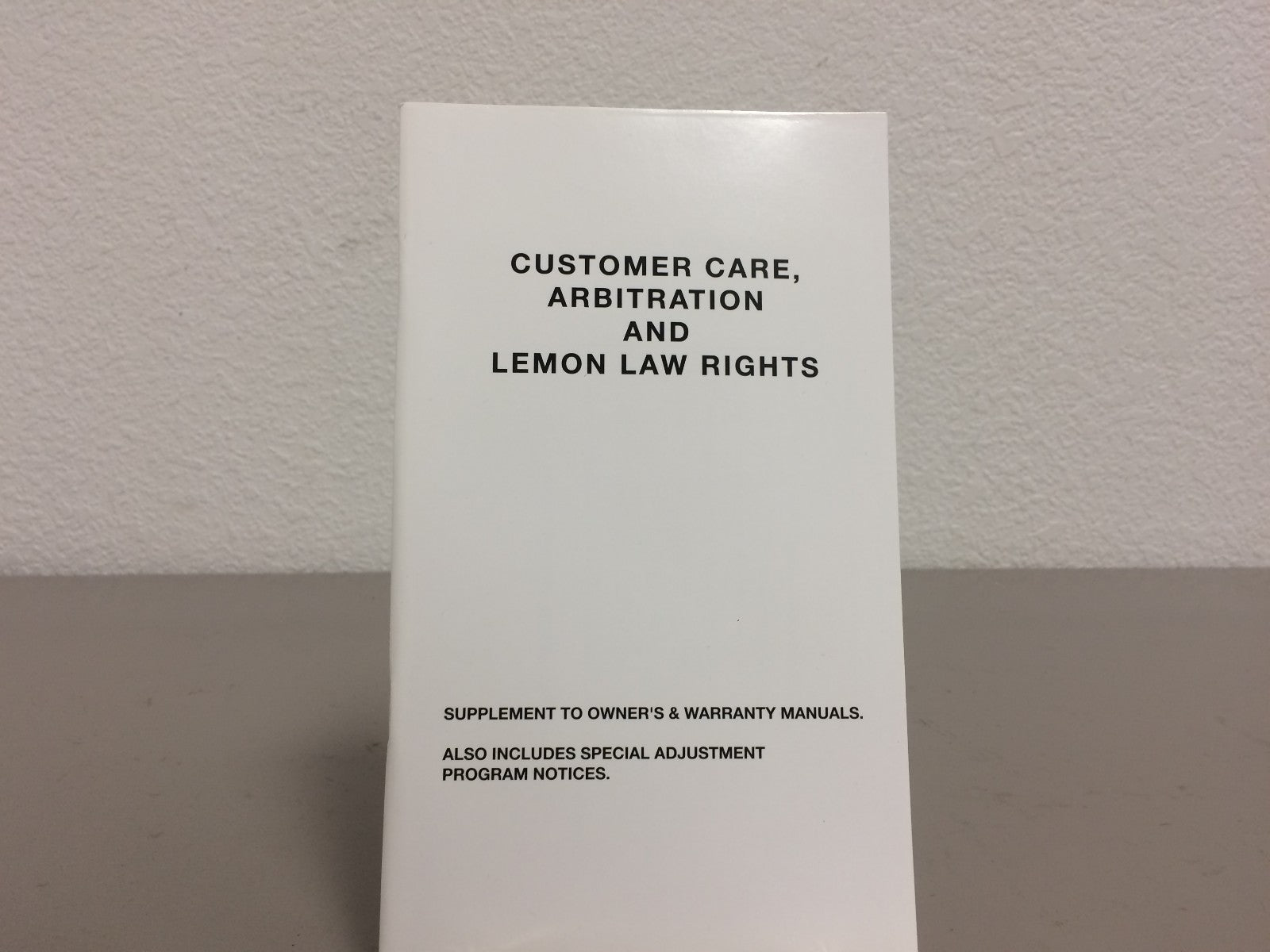 2016 Chrysler 200 Genuine OEM Owner's Manual Set w/Case--Free Shipping!!!