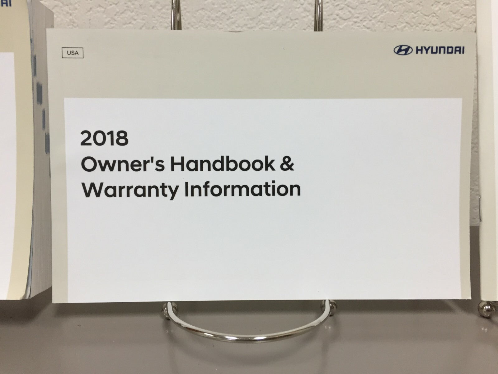 2018 Hyundai Elantra Genuine OEM Owner's Manual Set w/Hyundai Case-Free Shipping