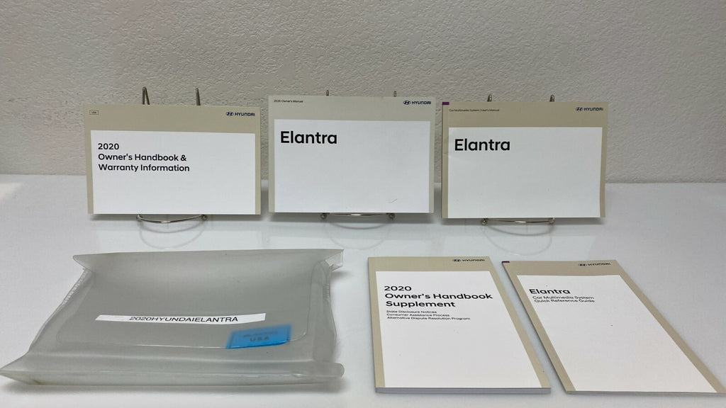 2020 Hyundai Elantra Genuine OEM Owner's Manual Set w/Clear Case-Free Shipping!