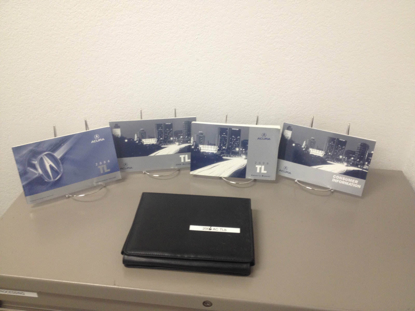 2006 Acura TL Genuine OEM Owner's Manual Set with Case--Fast Free Shipping