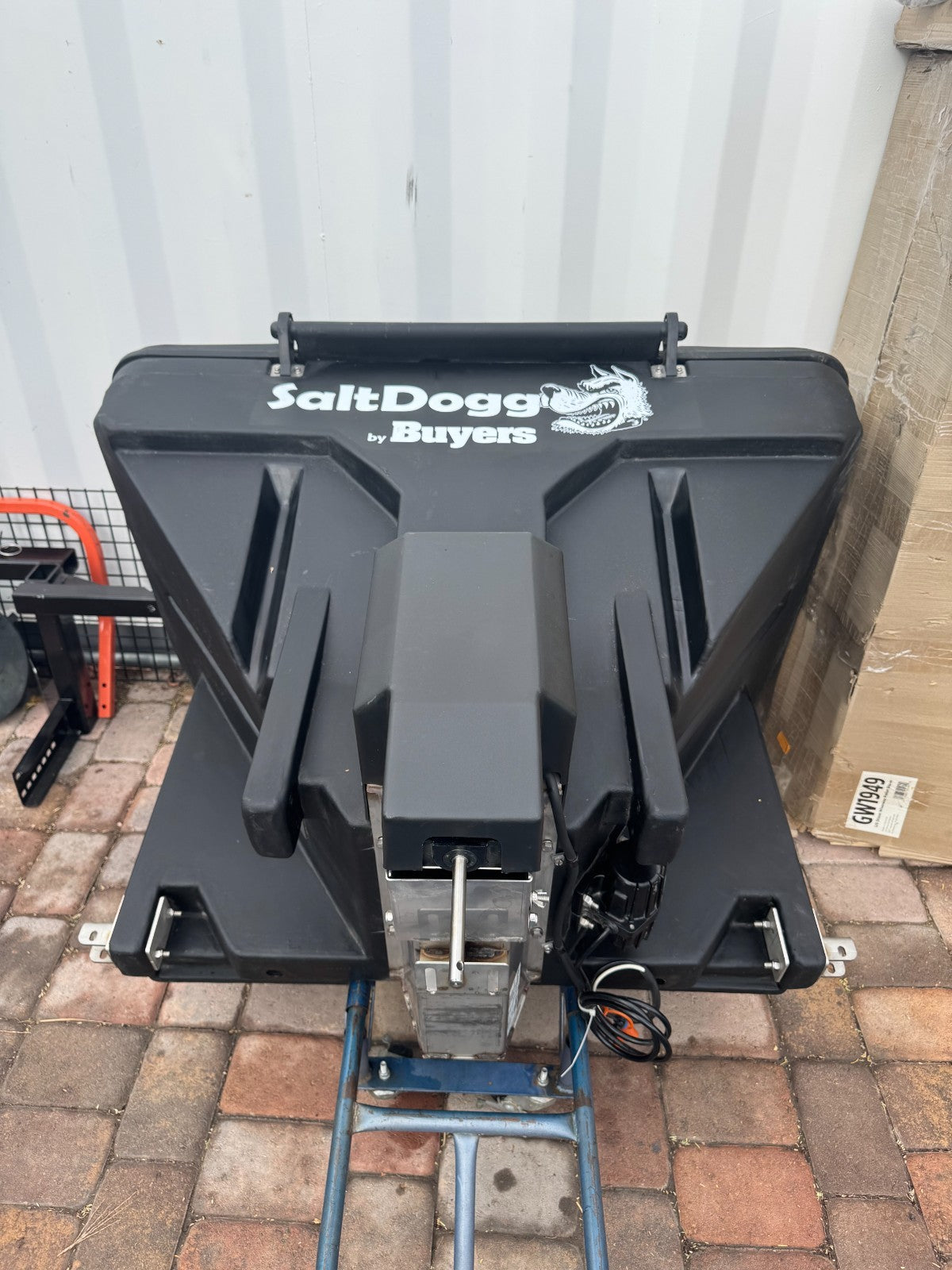 BUYERS SALTDOGG Commercial Pickup Salt Sand Spreader TGS07--End of Season Sale!
