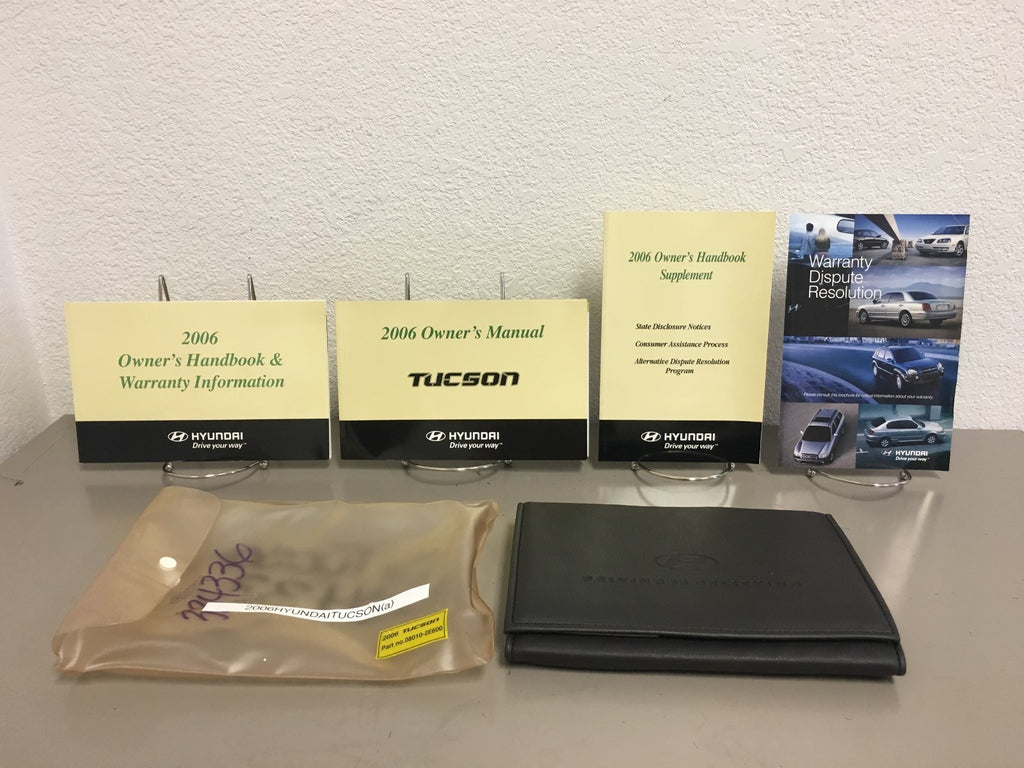 2006 Hyundai Tucson Genuine OEM Owner's Manual Set w/Hyundai Case-Free Shipping