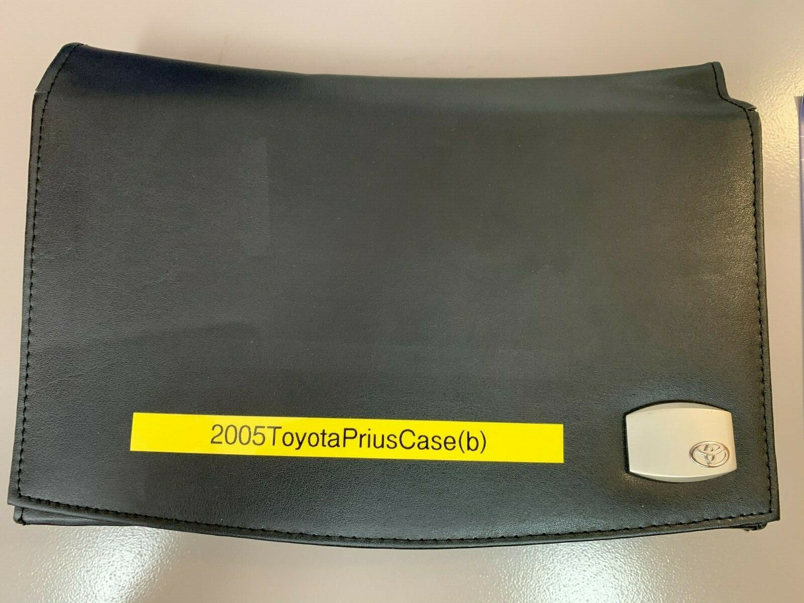 2005 Toyota Prius Genuine OEM Owner's Manual Set w/Toyota Case--Free Shipping!!!