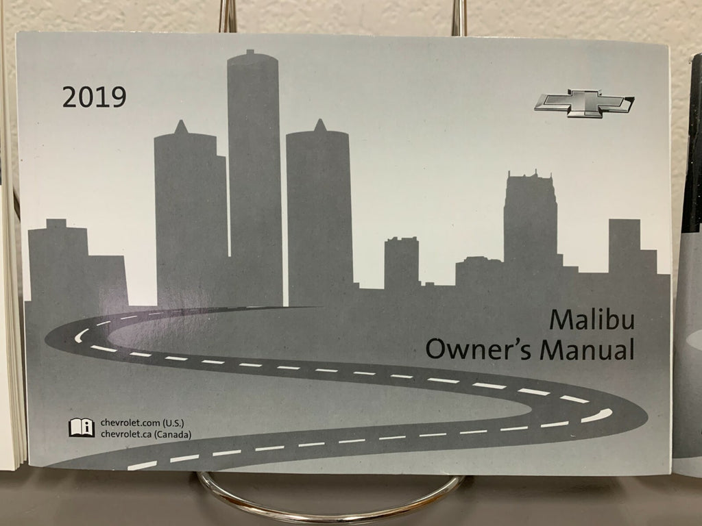 2019 Chevrolet Malibu Genuine OEM Owner's Manual Set--Free Shipping!