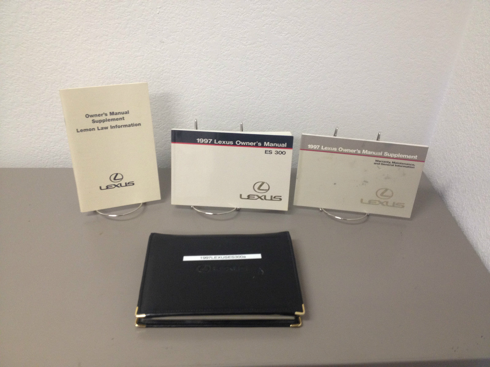 1997 Lexus ES300 Genuine OEM Owner's Manual Set w/Lexus Case--Free Shipping!!!