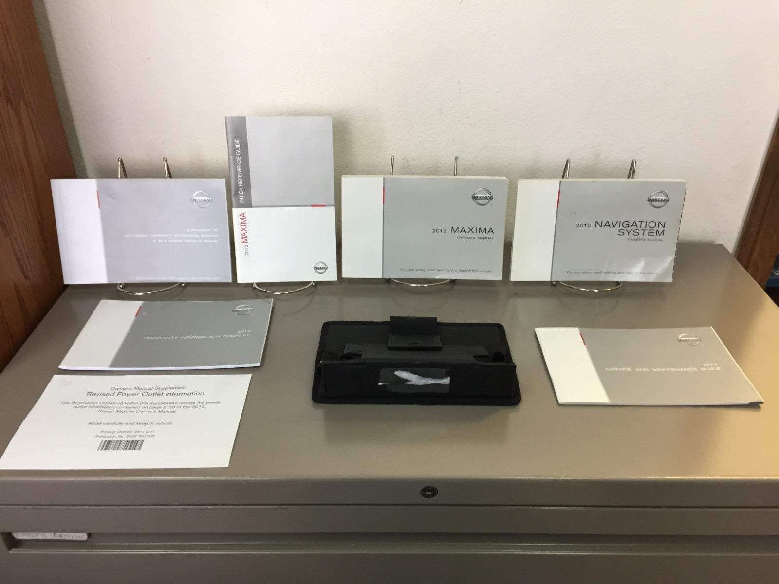 2012 Nissan Maxima OEM Owner's Manual Set with Case and Navigation-Free Shipping