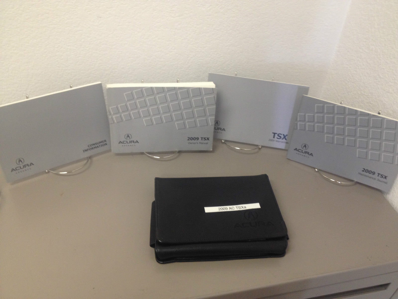 2009 Acura TSX Genuine OEM Owner's Manual Set with Case--Fast Free Shipping